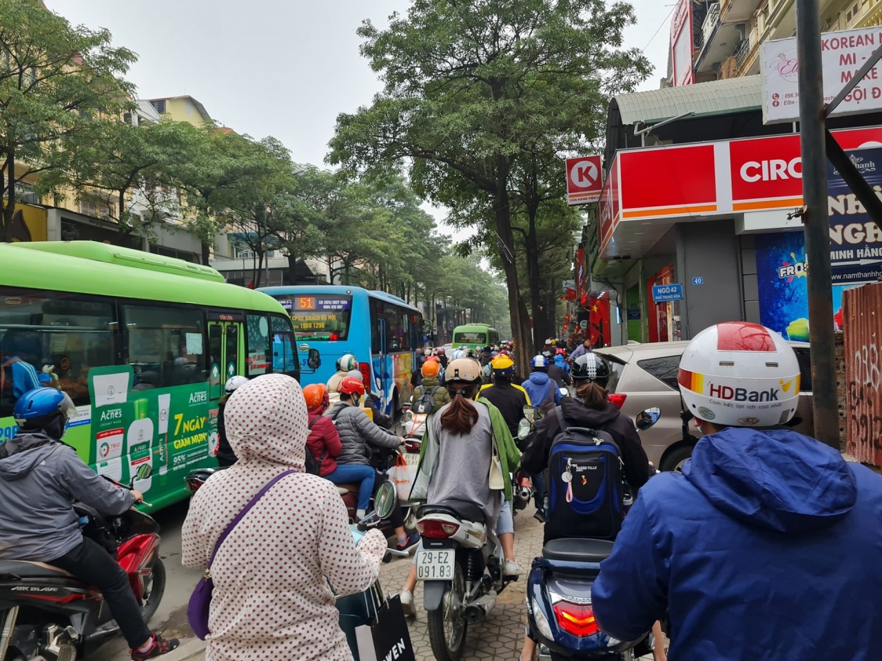 Nhiều tuyến phố thủ đô Hà Nội tắc đường đầu tuần Nhiều tuyến phố thủ đô Hà Nội tắc đường đầu tuần