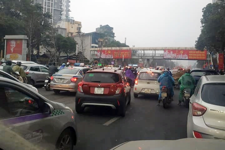 Nhiều tuyến phố thủ đô Hà Nội tắc đường đầu tuần Nhiều tuyến phố thủ đô Hà Nội tắc đường đầu tuần