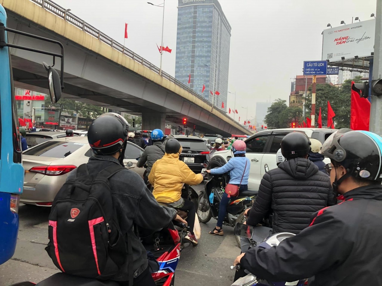 Nhiều tuyến phố thủ đô Hà Nội tắc đường đầu tuần Nhiều tuyến phố thủ đô Hà Nội tắc đường đầu tuần