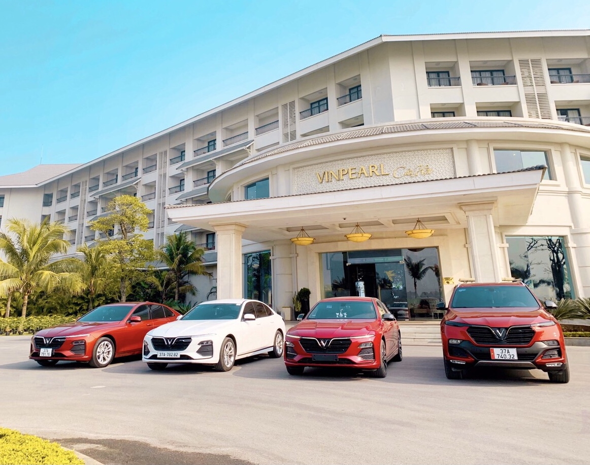 Đoàn xe rước dâu đặc biệt của chú rể mê VinFast