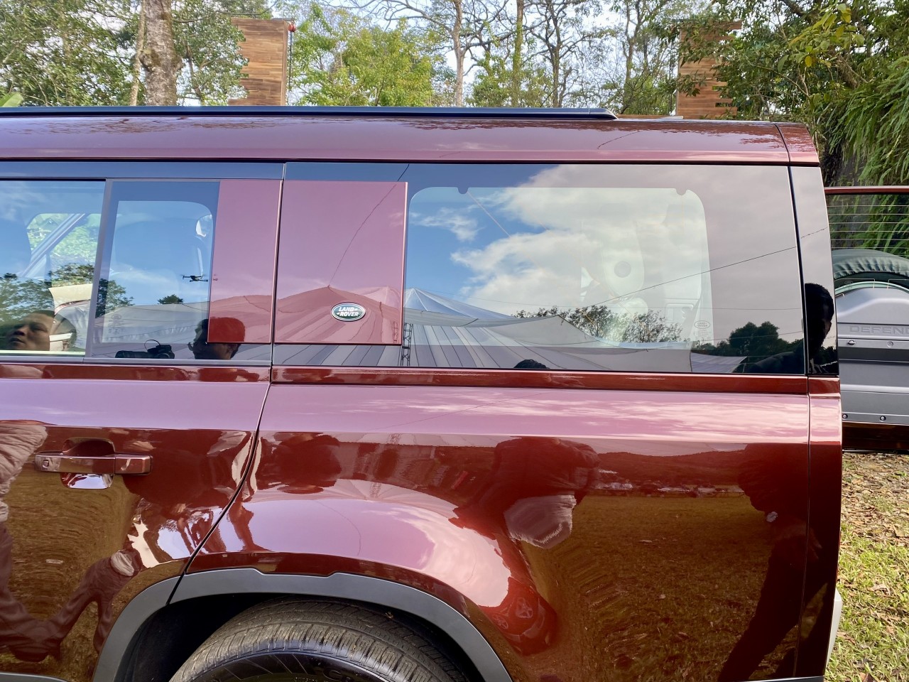 Ra mắt Land Rover Defender 130 bản kéo dài Ra mắt Land Rover Defender 130 bản kéo dài
