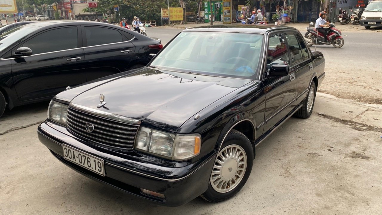 Chuyện tìm mua "anh" Toyota Crown 30 năm tuổi