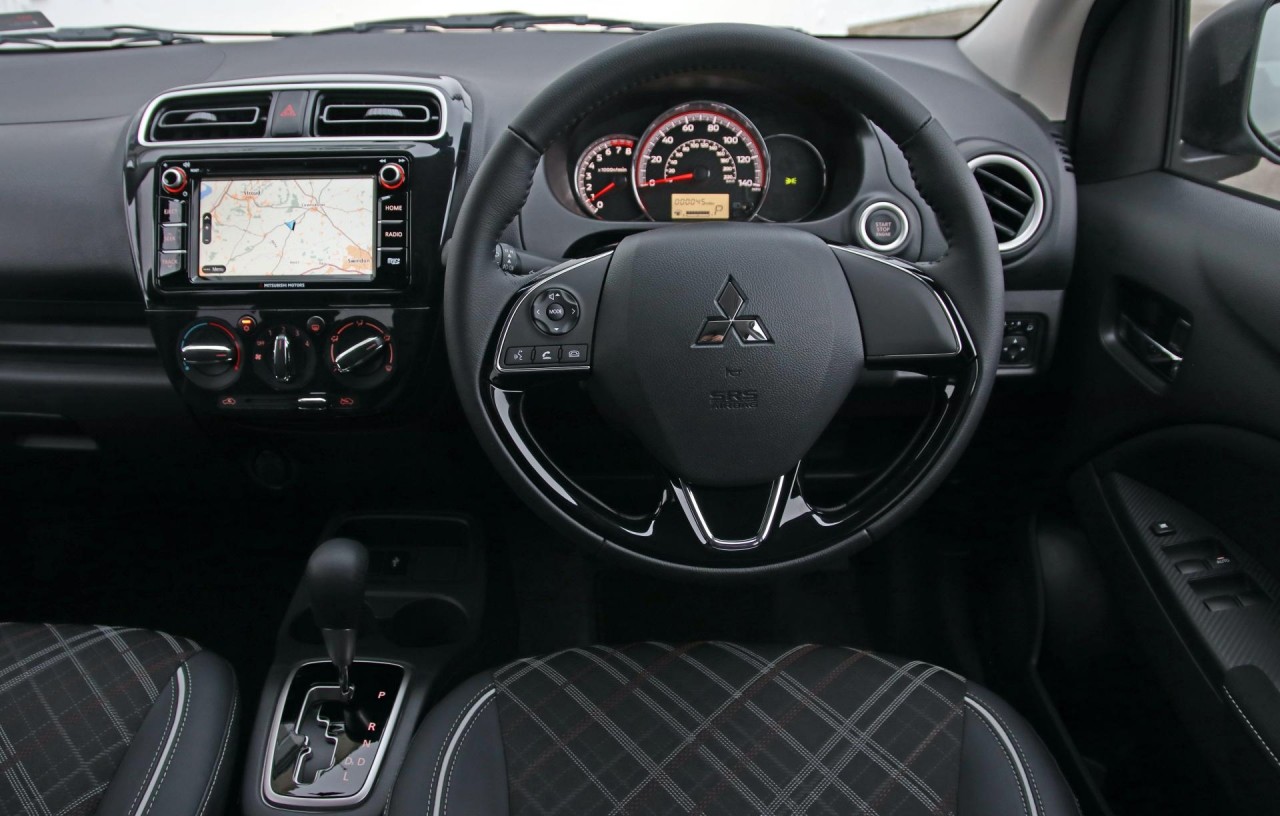 Mitsubishi Mirage mới giá từ 310 triệu đồng tại Anh mitsubishi mirage moi gia tu 310 trieu dong tai anh