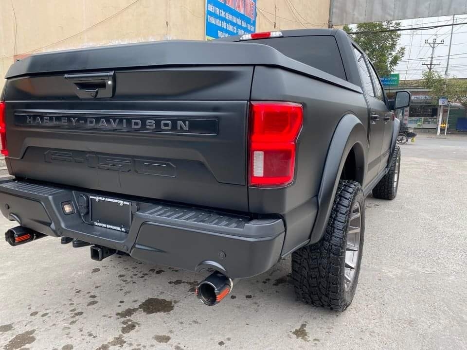 Đại gia xứ Nghệ chi 7 tỷ mua Ford F150 phiên bản Harley Davidson Đại gia xứ Nghệ chi 7 tỷ mua siêu bán tải Ford F150 phiên bản Harley Davidson