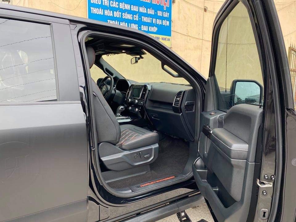 Đại gia xứ Nghệ chi 7 tỷ mua Ford F150 phiên bản Harley Davidson Đại gia xứ Nghệ chi 7 tỷ mua siêu bán tải Ford F150 phiên bản Harley Davidson