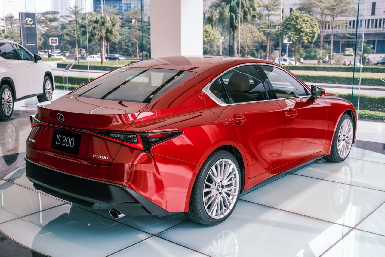 Lexus IS 2021: Dấu ấn trải nghiệm từ sự tin cậy nhất