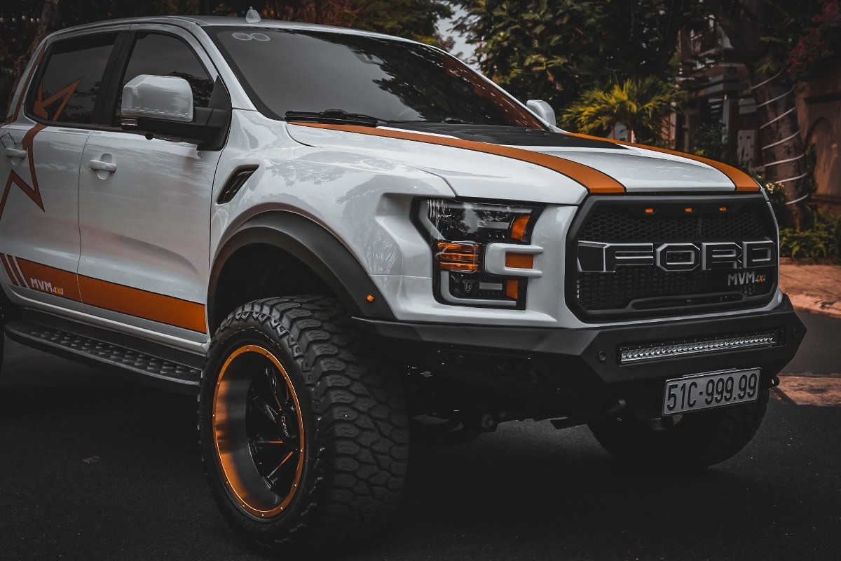 Ford Ranger biển ngũ quý độ lên F150 Raptor hết hơn 1 tỷ đồng Ford Ranger biển ngũ quý độ lên F150 Raptor hết hơn 1 tỷ đồng