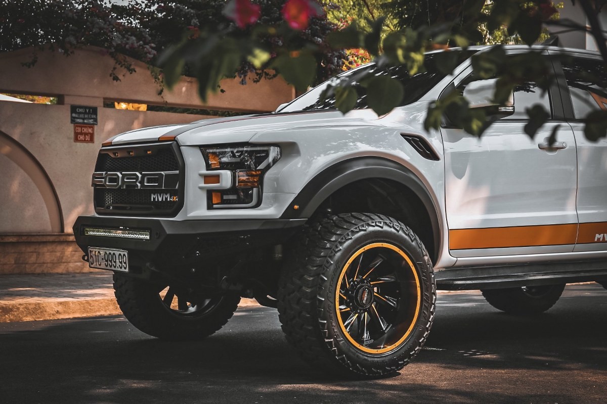 Ford Ranger biển ngũ quý độ lên F150 Raptor hết hơn 1 tỷ đồng Ford Ranger biển ngũ quý độ lên F150 Raptor hết hơn 1 tỷ đồng