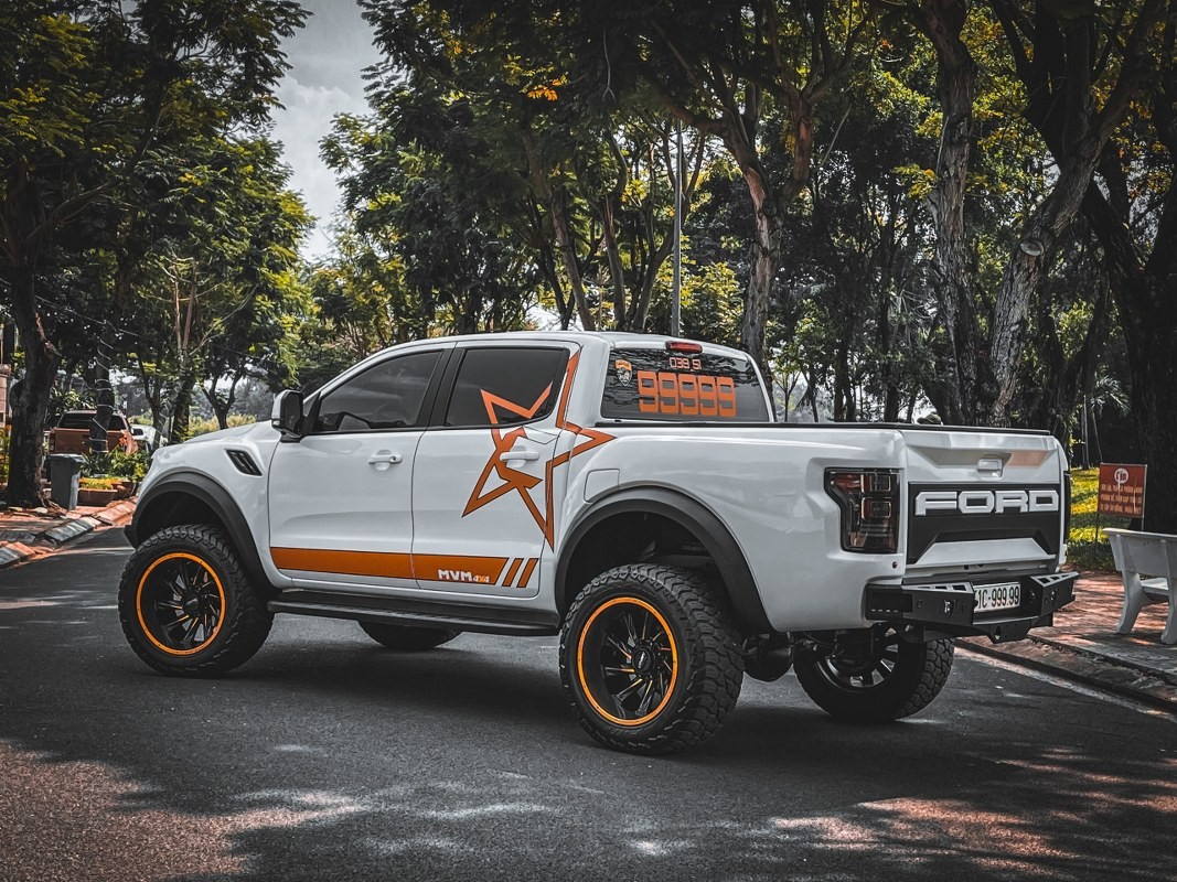Ford Ranger biển ngũ quý độ lên F150 Raptor hết hơn 1 tỷ đồng Ford Ranger biển ngũ quý độ lên F150 Raptor hết hơn 1 tỷ đồng