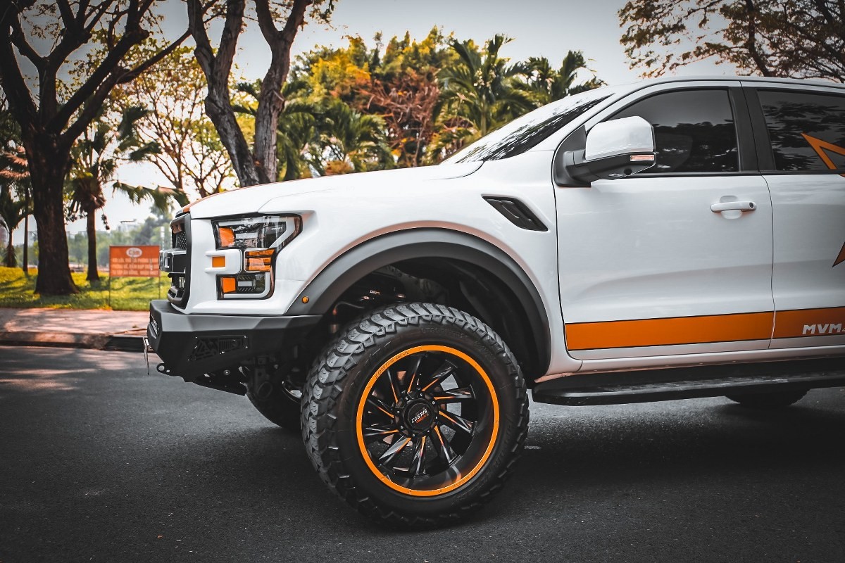 Ford Ranger biển ngũ quý độ lên F150 Raptor hết hơn 1 tỷ đồng Ford Ranger biển ngũ quý độ lên F150 Raptor hết hơn 1 tỷ đồng