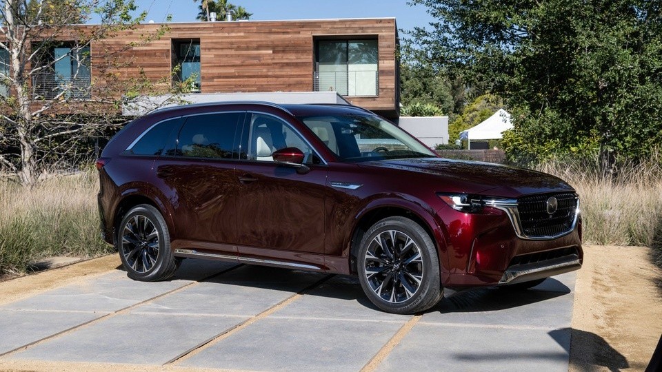 Mazda CX-90 chính thức ra mắt
