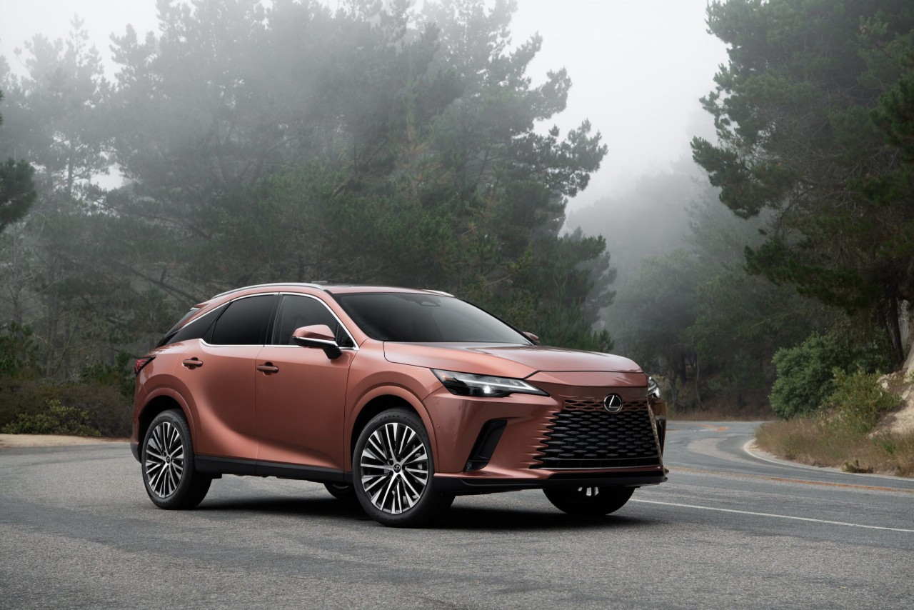 Lexus RX 2023 ra mắt, giá từ 3,4 tỷ đồng Lexus RX 2023 ra mắt, giá từ 3,4 tỷ đồng