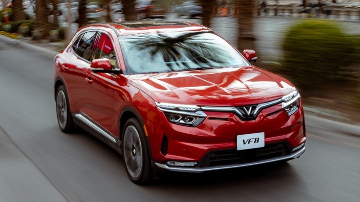 VinFast VF8 bán chạy nhất phân khúc CUV-SUV cỡ D, ngôi vương không còn thuộc về Ford Everest