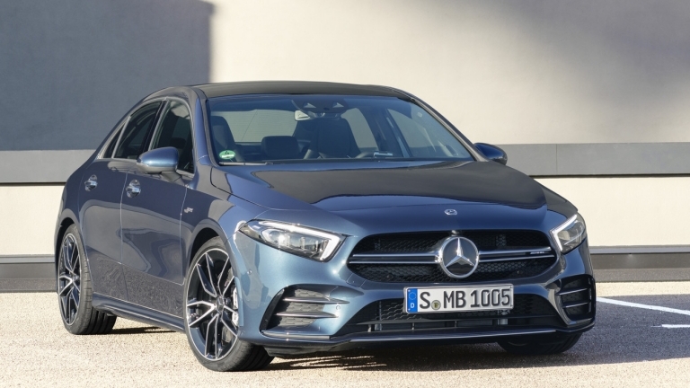 Mercedes-AMG A35 AMG sedan ra mắt, sức mạnh 306 mã lực
