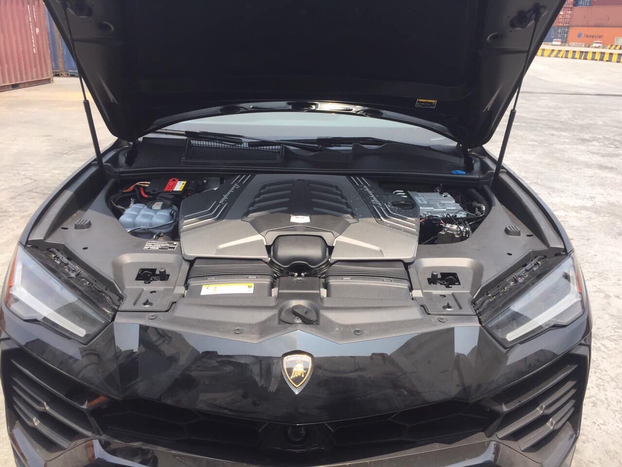 thieu gia ha noi tiep tuc tau lamborghini urus vao bo suu tap sieu xe