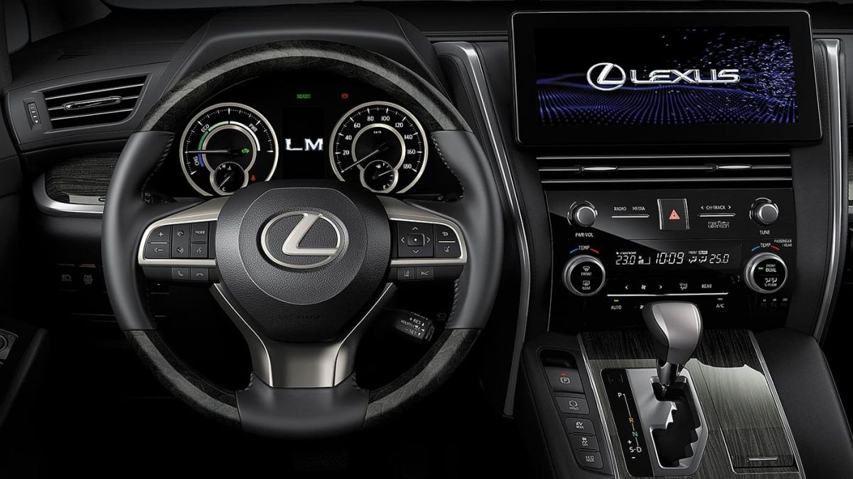 mpv hang sang lexus lm ra mat tai thai lan gia ban tu 4 ty dong