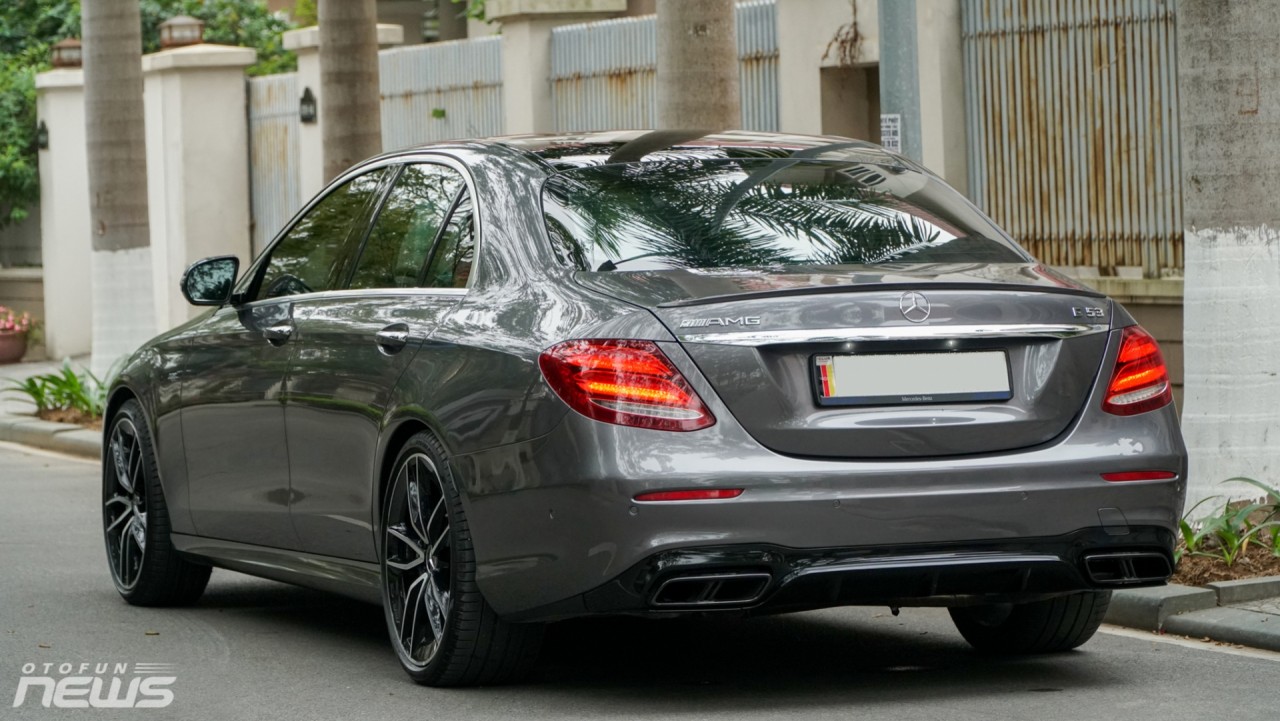 Bỏ 800 triệu độ Mercedes E300 AMG, 8x Hà Thành bán lại ngang giá xe mới bo 800 trieu do mercedes e300 amg 8x ha thanh ban lai ngang gia xe moi