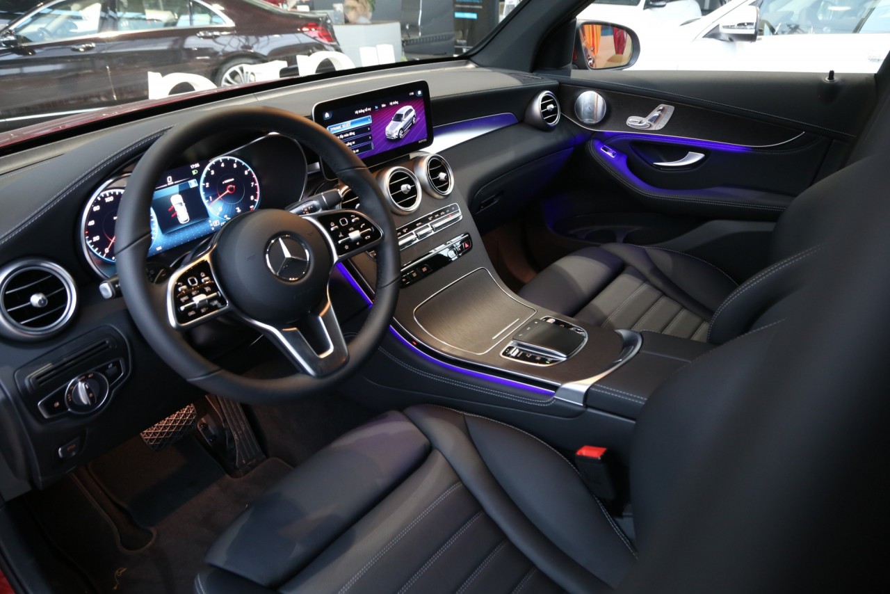 tien ve quang hai tiep buoc cac dong doi tau mercedes glc300 gia 24 ty dong
