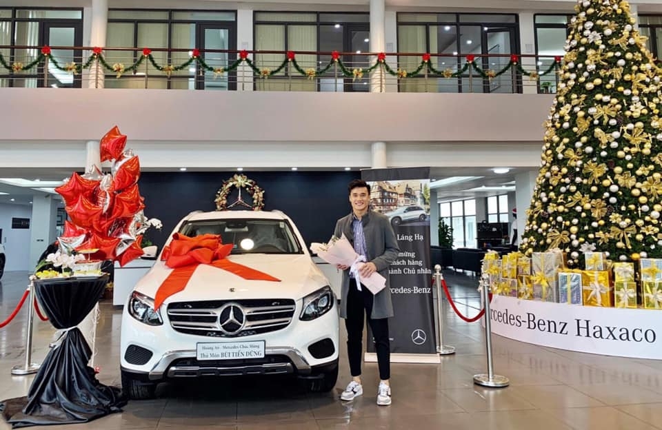 tien ve quang hai tiep buoc cac dong doi tau mercedes glc300 gia 24 ty dong