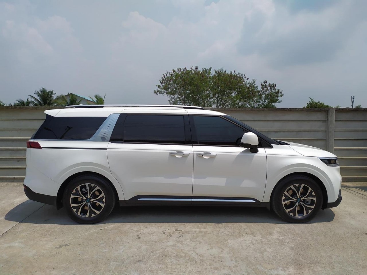 Hình thực tế Kia Sedona 2021 tại Thái Lan Hình thực tế Kia Sedona 2021 tại Thái Lan