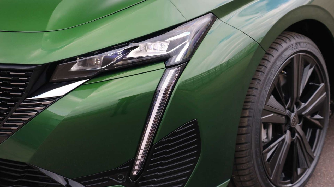 Peugeot 308 ra mắt: 2 tùy chọn động cơ plug-in hybrid Peugeot 308 ra mắt: 2 tùy chọn động cơ plug-in hybrid