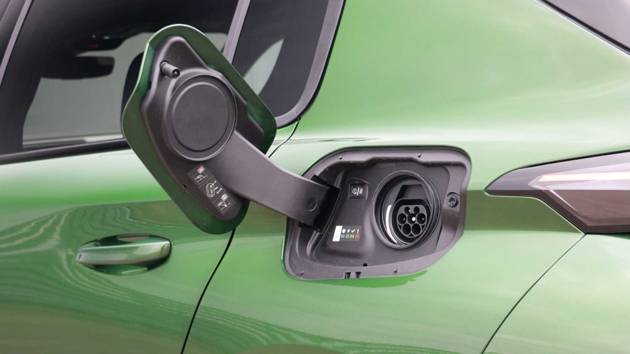 Peugeot 308 ra mắt: 2 tùy chọn động cơ plug-in hybrid Peugeot 308 ra mắt: 2 tùy chọn động cơ plug in hybrid