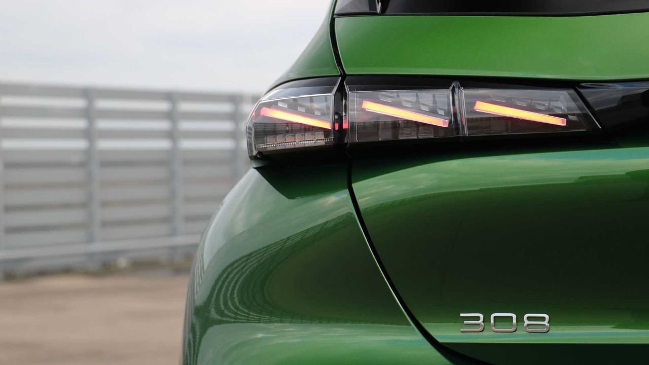Peugeot 308 ra mắt: 2 tùy chọn động cơ plug-in hybrid Peugeot 308 ra mắt: 2 tùy chọn động cơ plug in hybrid