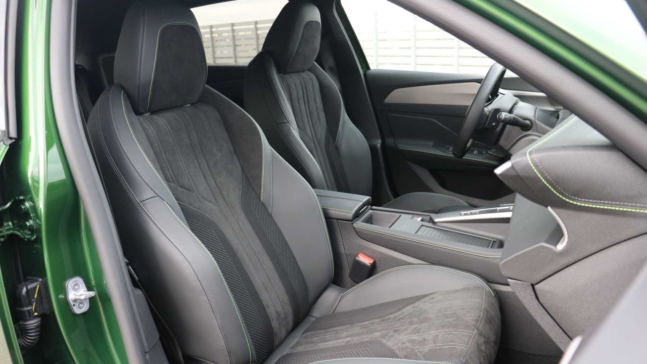 Peugeot 308 ra mắt: 2 tùy chọn động cơ plug-in hybrid Peugeot 308 ra mắt: 2 tùy chọn động cơ plug in hybrid
