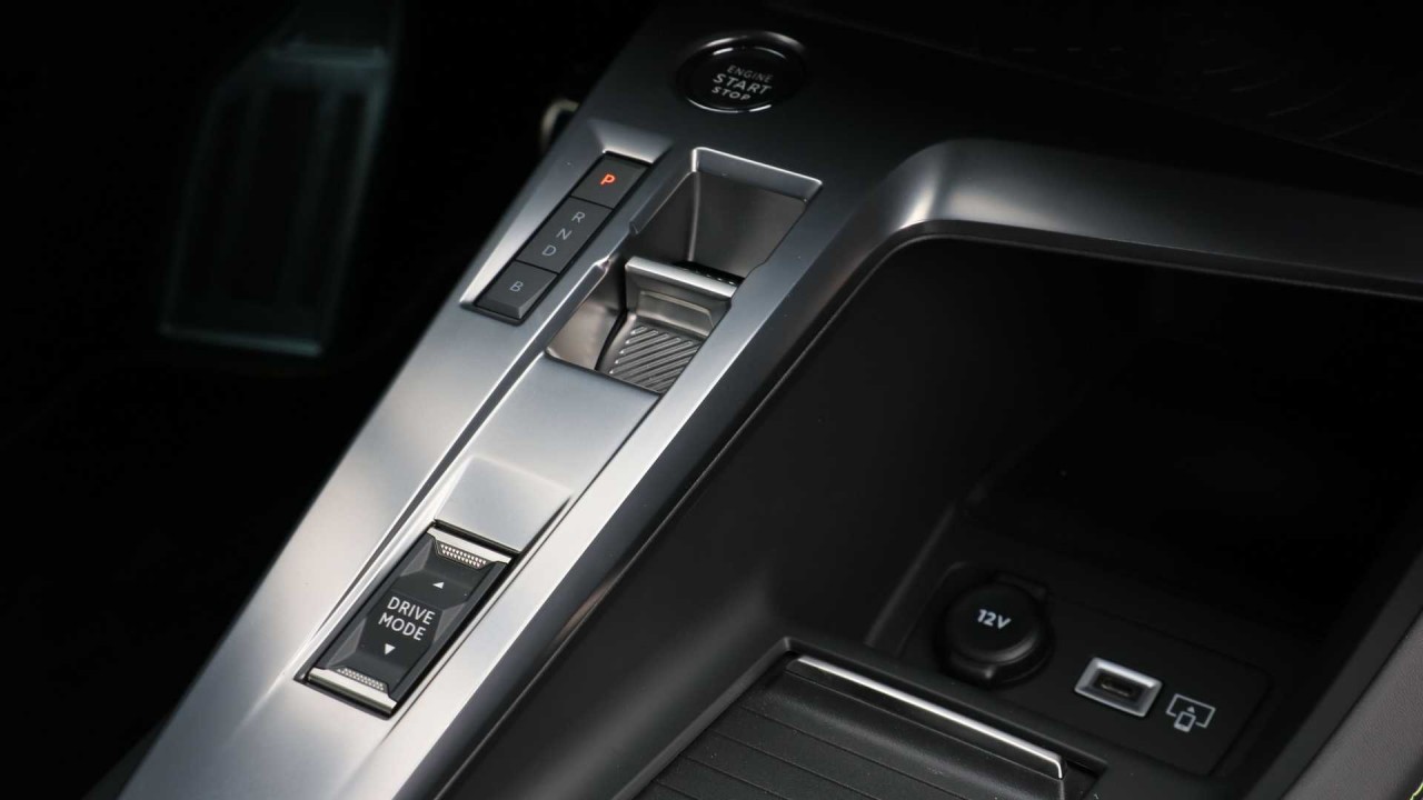 Peugeot 308 ra mắt: 2 tùy chọn động cơ plug-in hybrid Peugeot 308 ra mắt: 2 tùy chọn động cơ plug in hybrid
