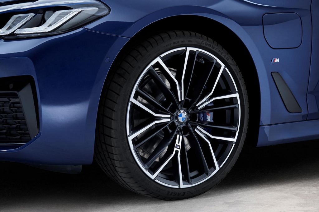 BMW 5-Series 2021 giá gần 1,9 tỷ tại Malaysia BMW 5-Series 2021 giá gần 1,9 tỷ tại Malaysia