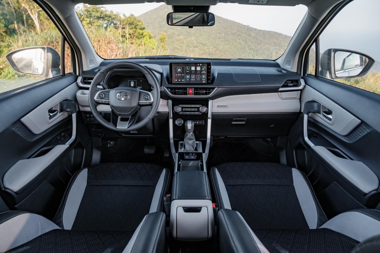 Cùng mức giá 698 triệu, Mitsubishi Xpander Cross khác Toyota Veloz Cross Top ở điểm gì? Cùng mức giá 698 triệu, Mitsubishi Xpander Cross khác Toyota Veloz Cross Top ở điểm gì?