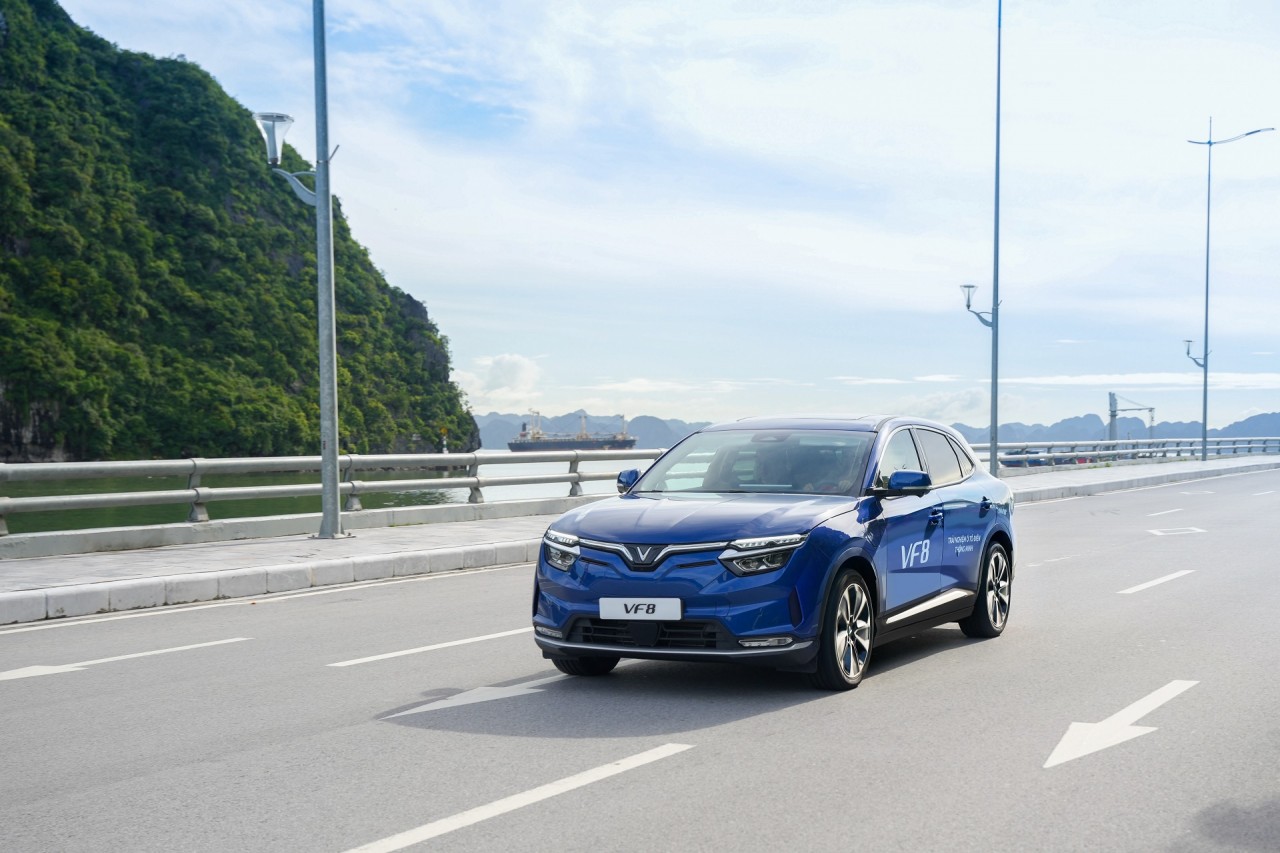 Ông Phạm Nhật Vượng thành lập công ty cho thuê xe và taxi điện VinFast Ông Phạm Nhật Vượng thành lập công ty cho thuê xe và taxi điện VinFast