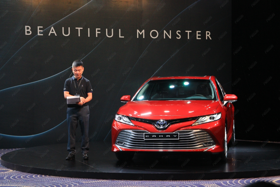 Toyota công bố giá bán Camry 2019, cao nhất 1,235 tỷ đồng toyota cong bo gia ban camry 2019 cao nhat 1235 ty dong