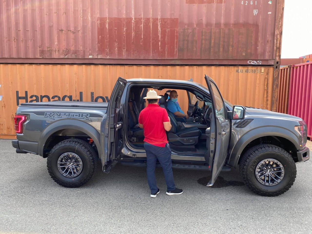 ford f150 raptor cua mo nguoc dau tien tai viet nam
