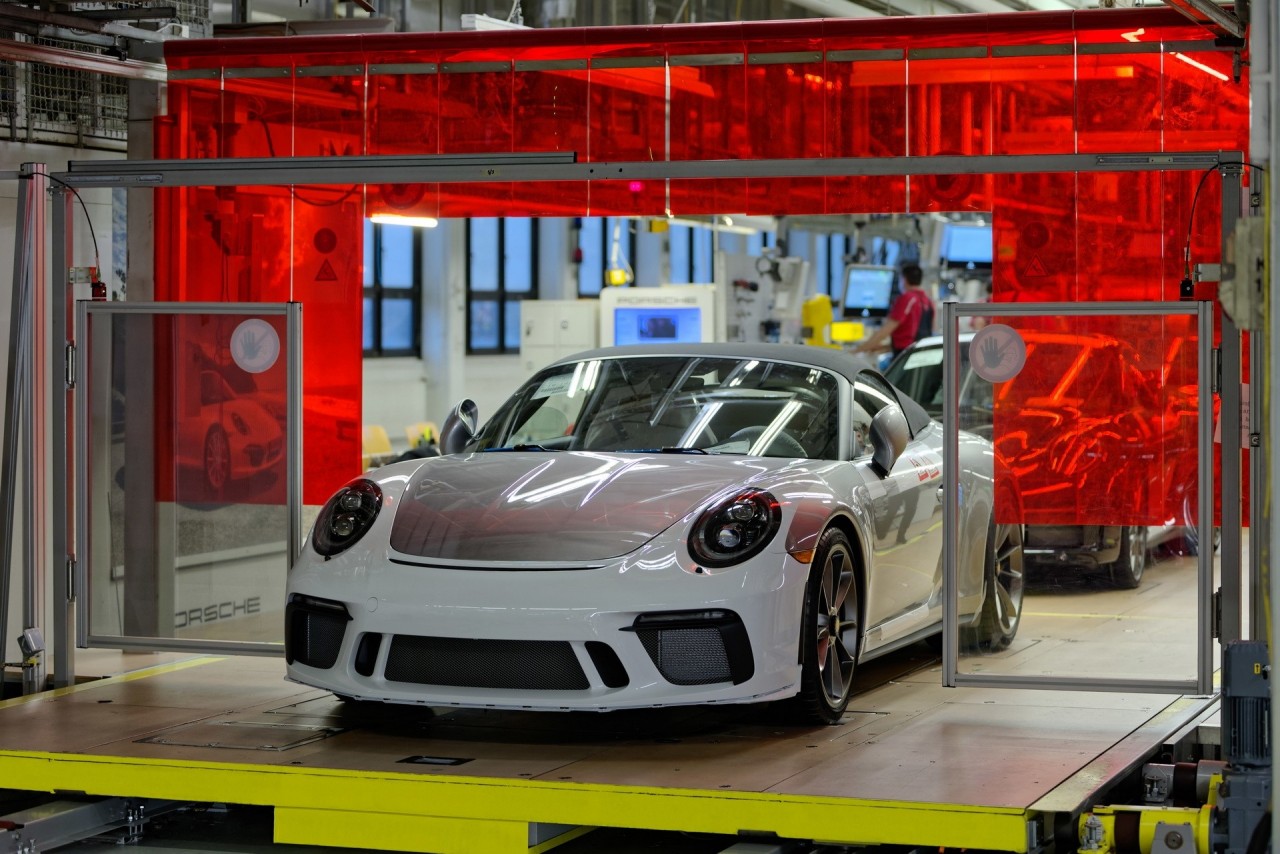 da u gia porsche 911 the he thu 7 cuo i cu ng quyen tie n cho ng di ch covid 19