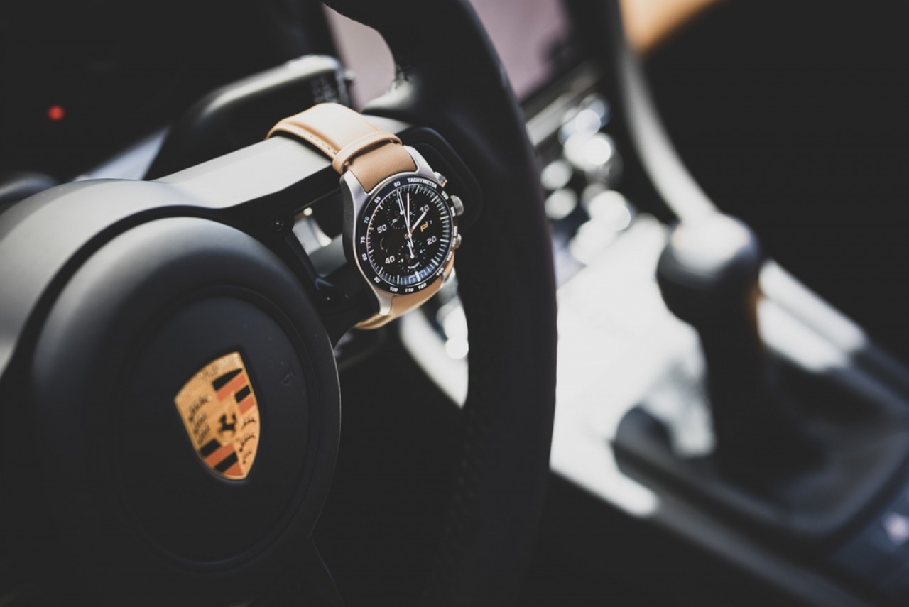 da u gia porsche 911 the he thu 7 cuo i cu ng quyen tie n cho ng di ch covid 19