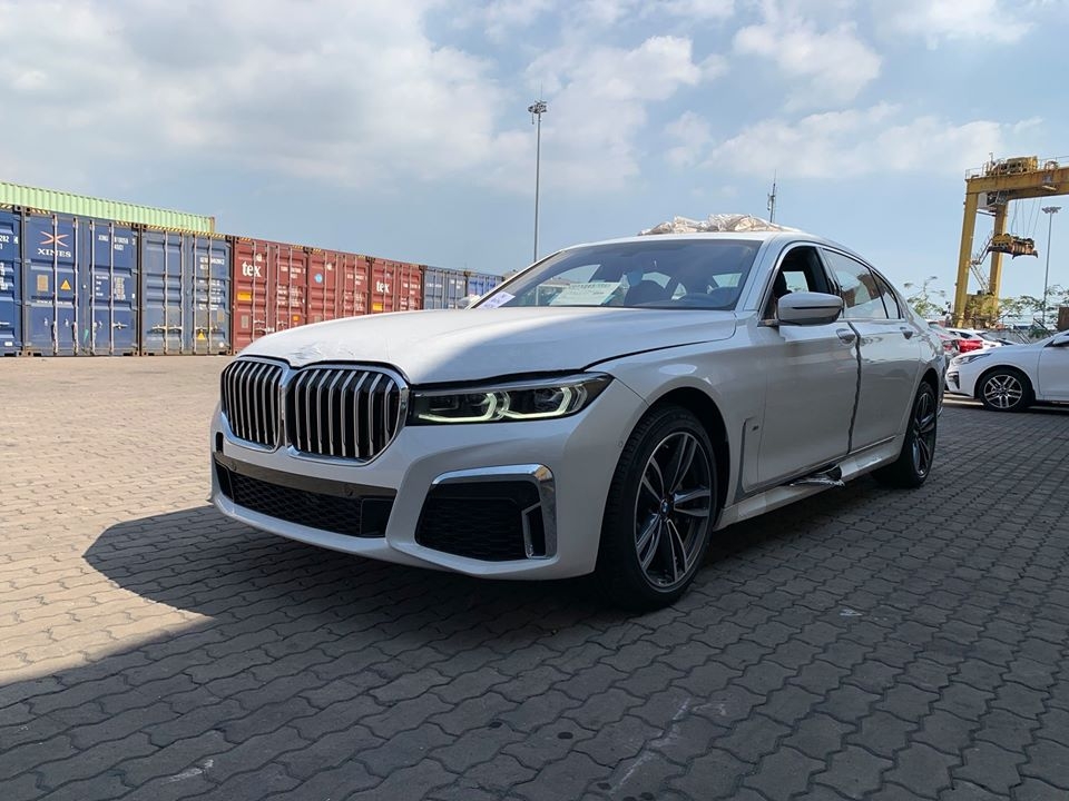 loat xe bmw moi se ra mat vao ngay go bo cach ly xa hoi