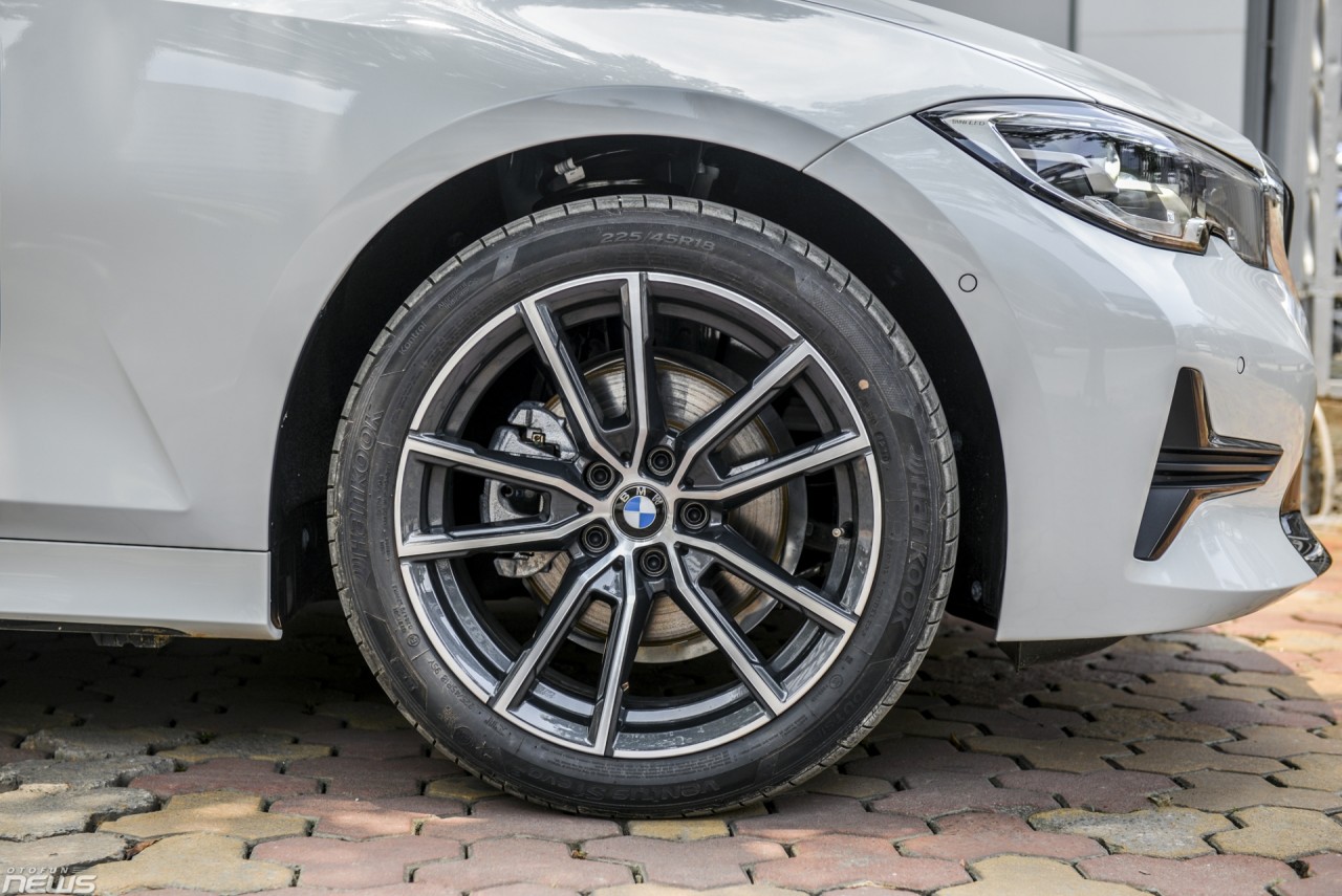 Chênh lệch 280 triệu đồng, hai phiên bản BMW 320i mới nhất có gì khác nhau chenh lech 280 trieu dong hai phien ban bmw 320i moi nhat co gi khac nhau