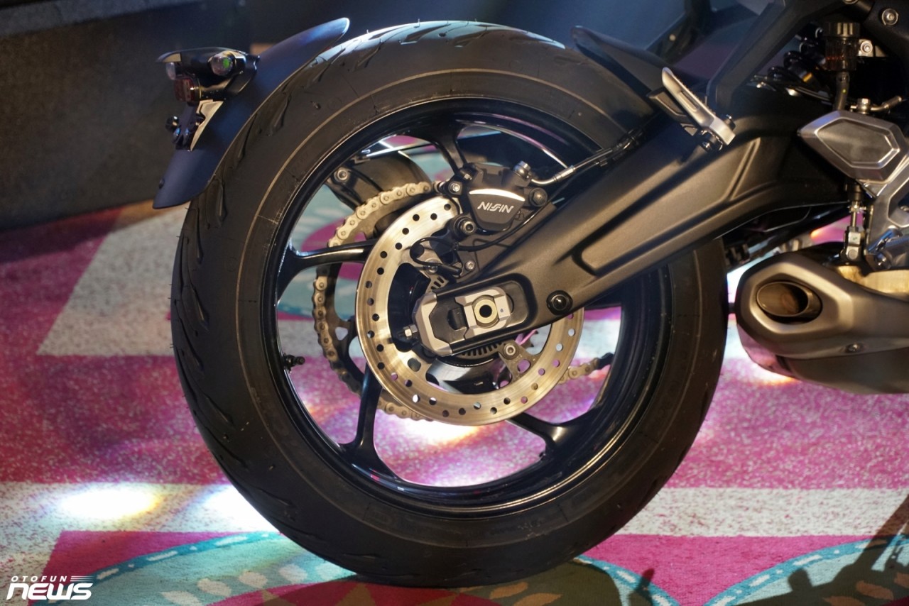 Biker Việt Nam đầu tiên mua Triumph Trident 660 hoàn toàn mới Biker Việt Nam đầu tiên mua Triumph Trident 660 hoàn toàn mới