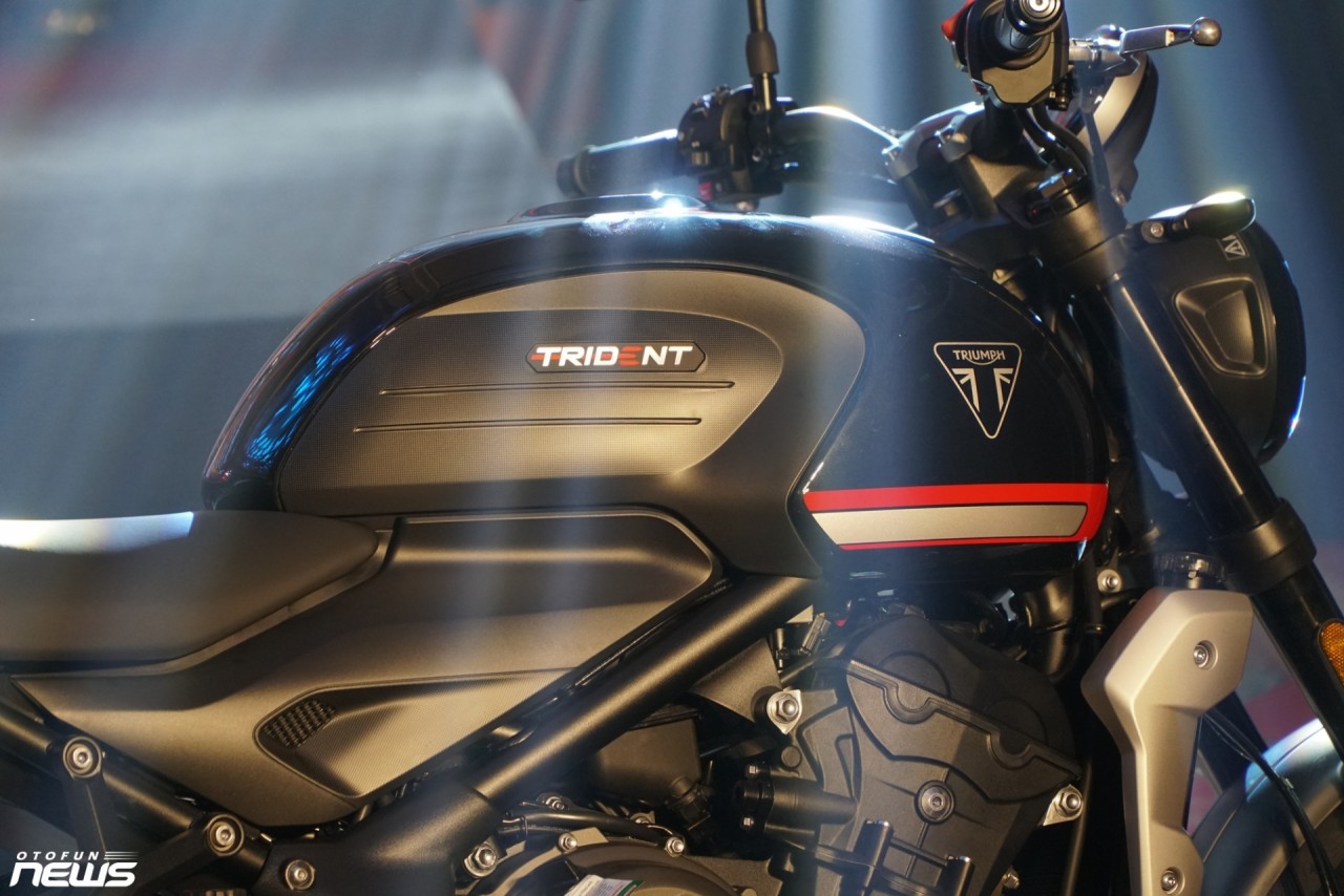 Biker Việt Nam đầu tiên mua Triumph Trident 660 hoàn toàn mới Biker Việt Nam đầu tiên mua Triumph Trident 660 hoàn toàn mới