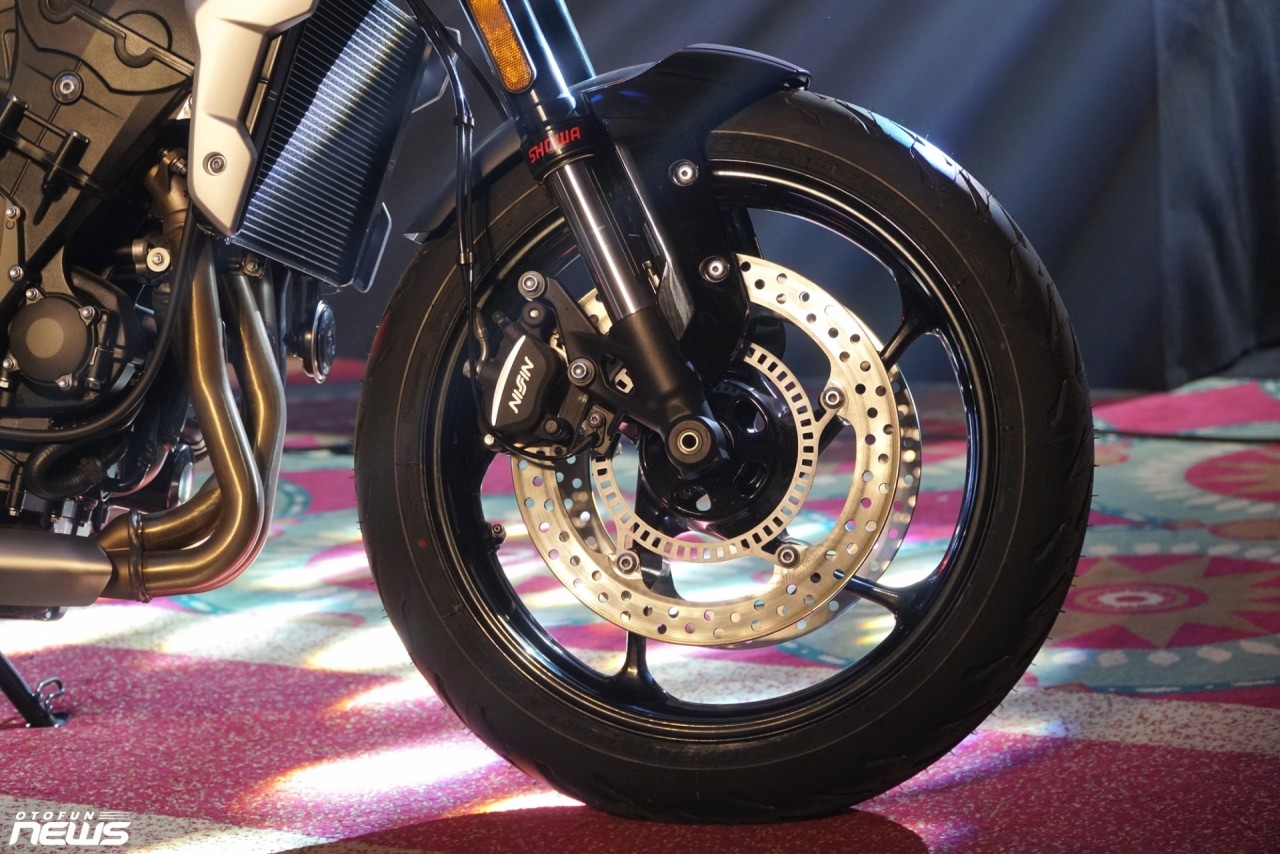 Biker Việt Nam đầu tiên mua Triumph Trident 660 hoàn toàn mới Biker Việt Nam đầu tiên mua Triumph Trident 660 hoàn toàn mới