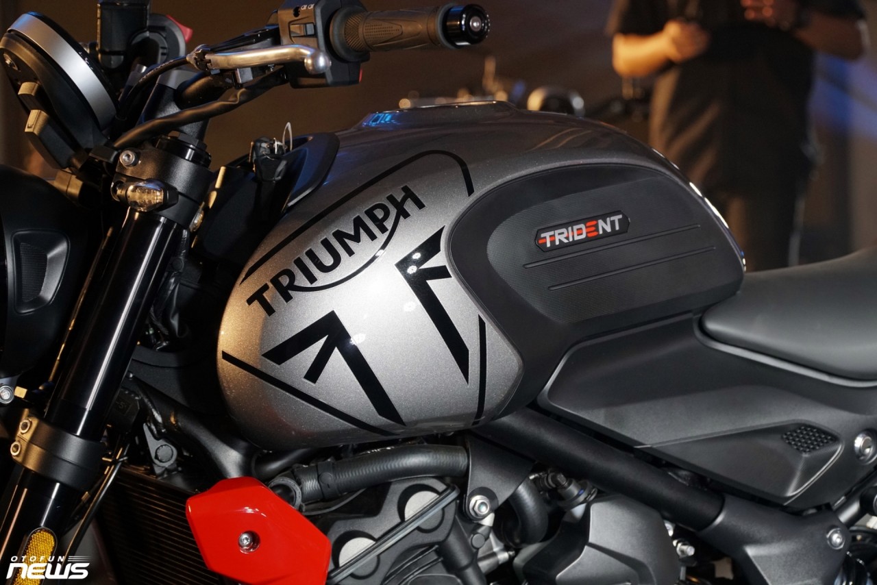 Biker Việt Nam đầu tiên mua Triumph Trident 660 hoàn toàn mới Biker Việt Nam đầu tiên mua Triumph Trident 660 hoàn toàn mới
