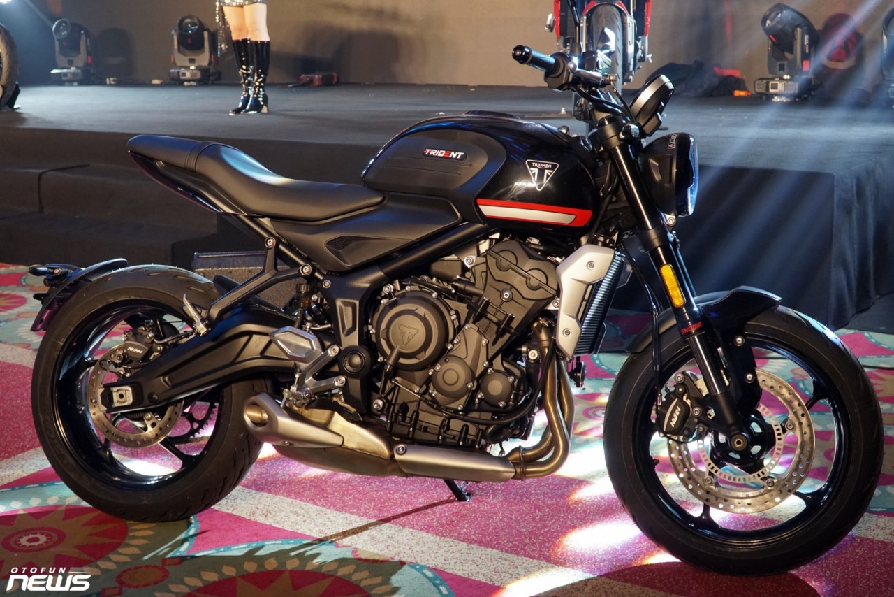 Biker Việt Nam đầu tiên mua Triumph Trident 660 hoàn toàn mới Biker Việt Nam đầu tiên mua Triumph Trident 660 hoàn toàn mới