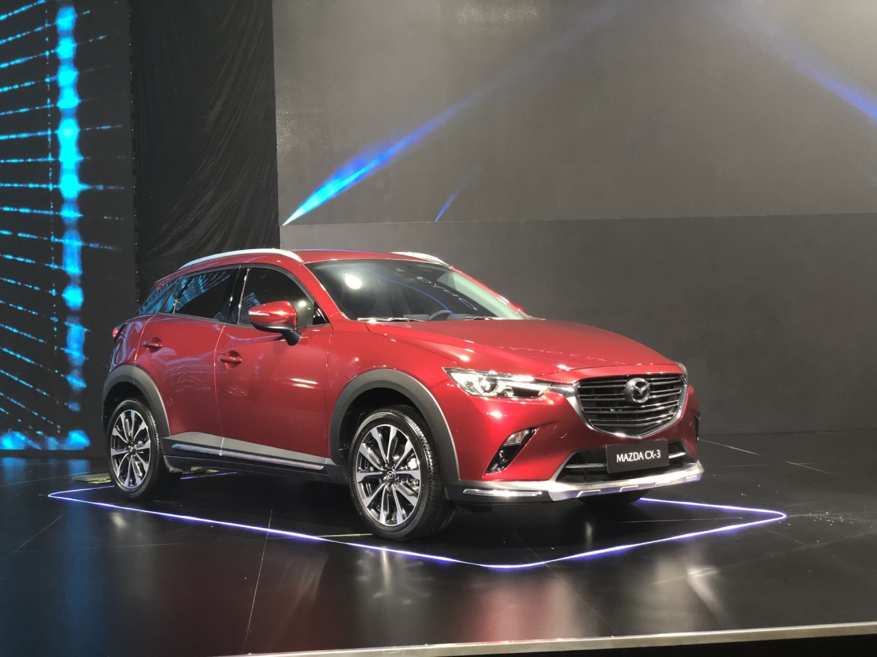 undefined Mazda công bố giá bán: CX-3 giá 629 - 709 triệu đồng và CX-30 giá 839 - 899 triệu đồng