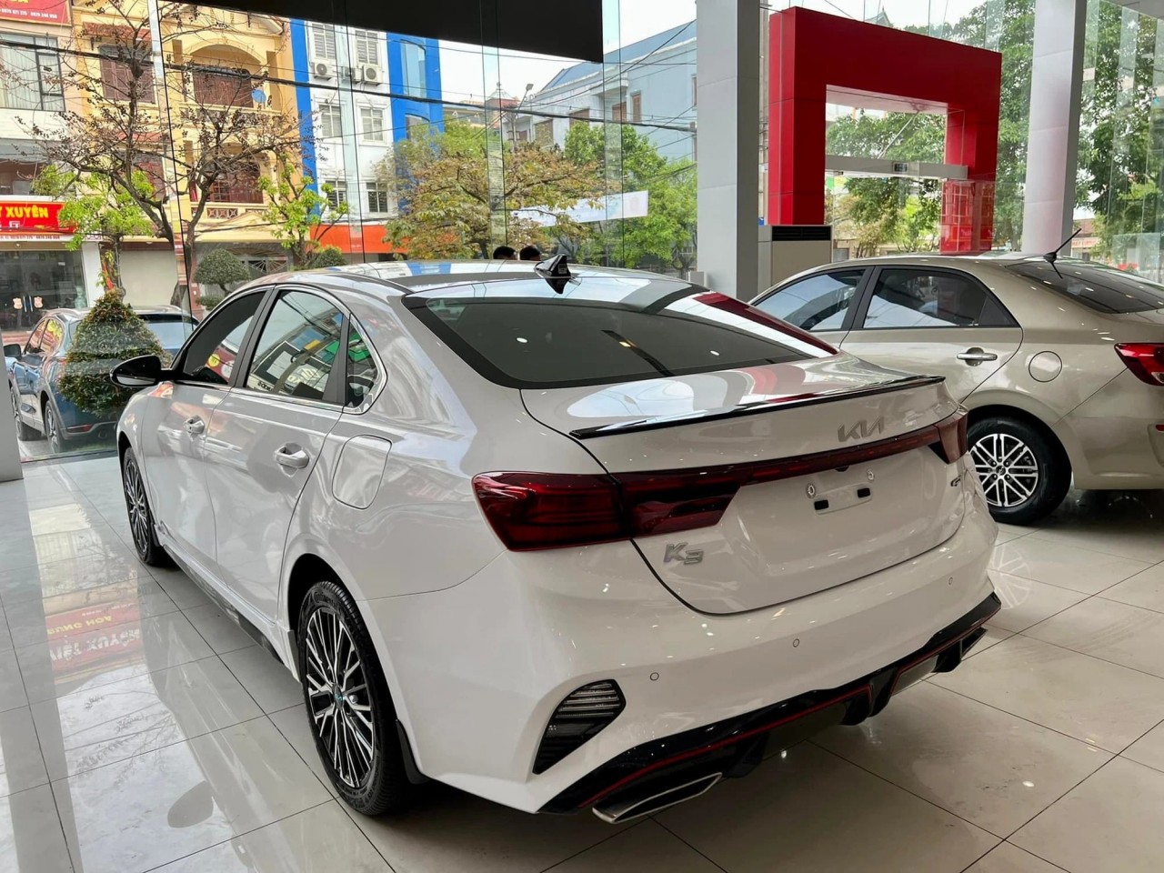 Hình thực tế Kia K3 GT Turbo tại đại lý