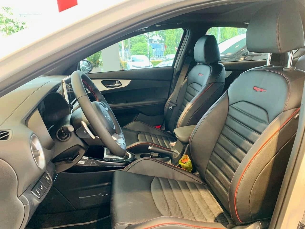 Hình thực tế Kia K3 GT Turbo tại đại lý