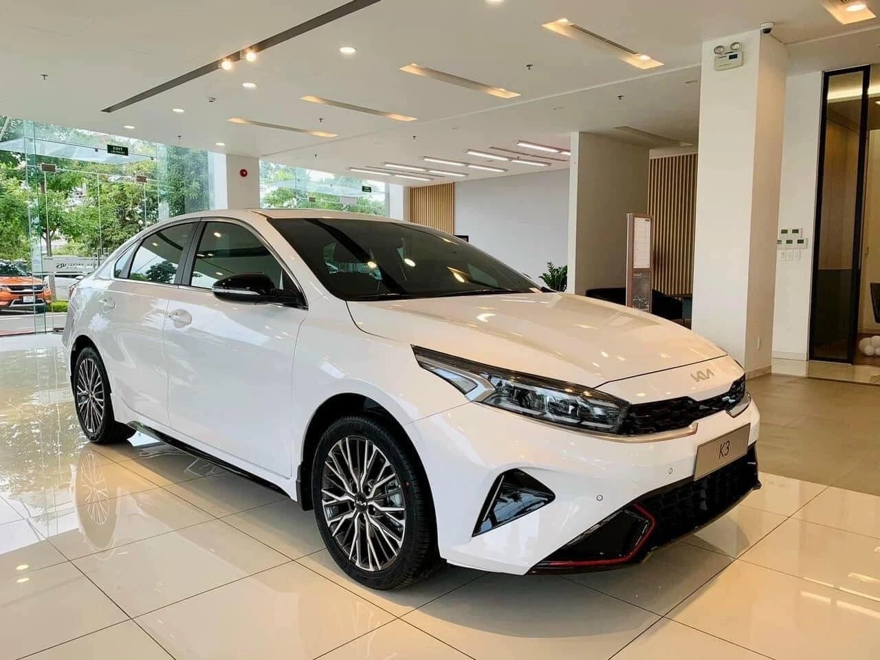Kia K3 thu gọn phiên bản tại Việt Nam, dừng bản số sàn và động cơ 2.0L Kia K3 thu gọn phiên bản tại Việt Nam, dừng bản số sàn và động cơ 2.0L