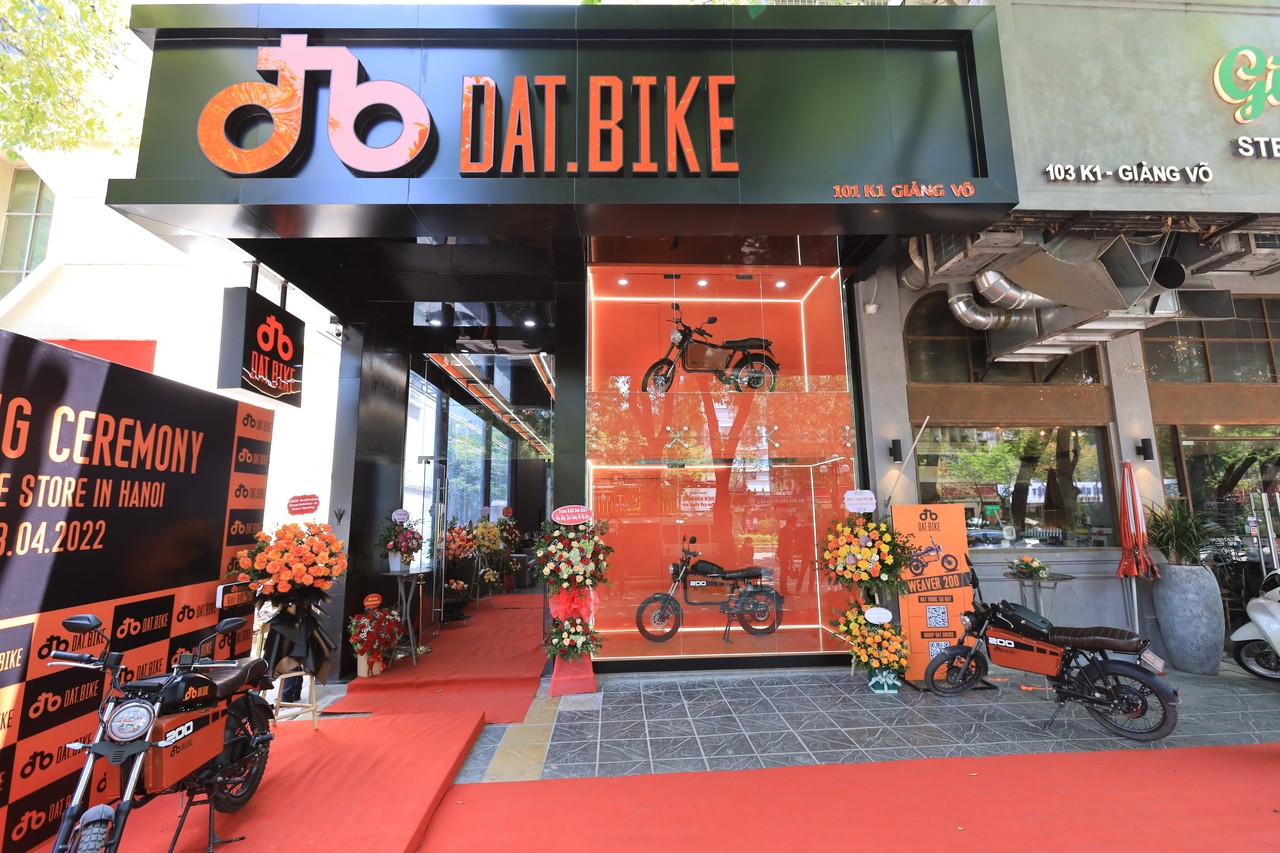 Dat Bike khai trương cửa hàng đầu tiên tại Hà Nội Dat Bike khai trương cửa hàng đầu tiên tại Hà Nội