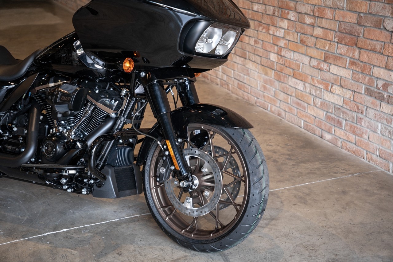 Harley-Davidson giới thiệu cặp đôi xe touring đồng giá 1,219 tỷ đồng Harley Davidson giới thiệu cặp đôi xe touring đồng giá 1,219 tỷ đồng