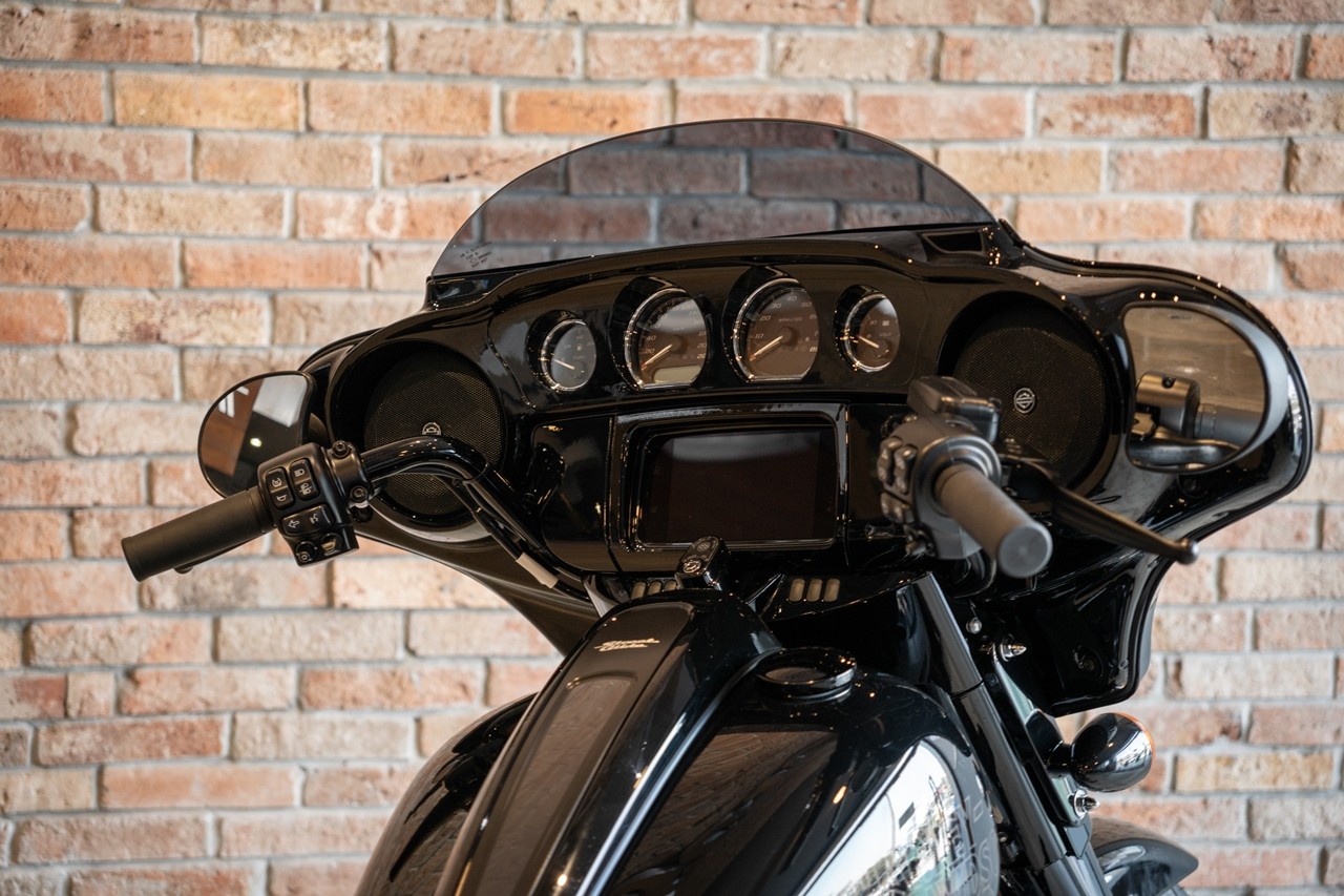 Harley-Davidson giới thiệu cặp đôi xe touring đồng giá 1,219 tỷ đồng Harley-Davidson giới thiệu cặp đôi xe touring đồng giá 1,219 tỷ đồng